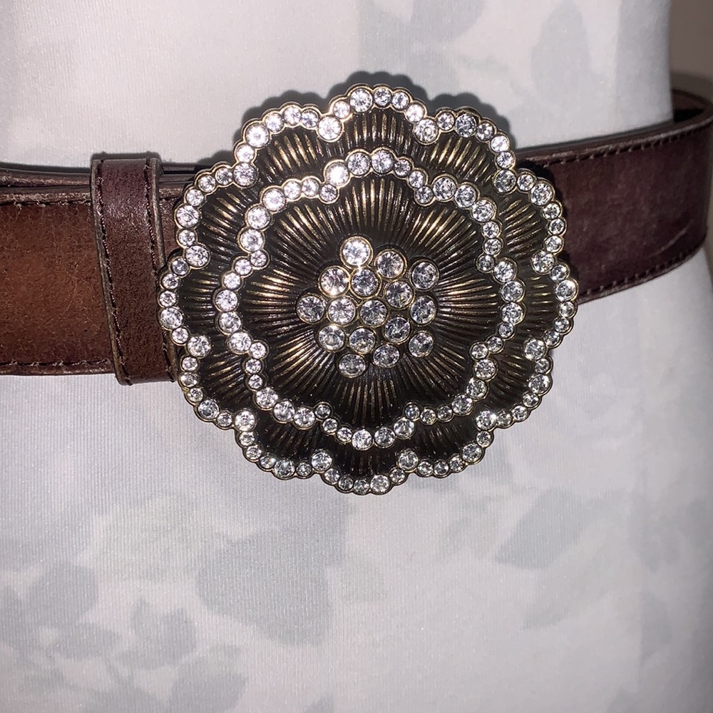 Classico Italian Boutique Large Genuine Leather Belt w/Flower Rhinestone Buckle - Picture 2 of 10